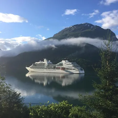 Solvik - Fjord View In 公寓 *