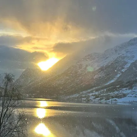 Solvik - Fjord View In Appartement
