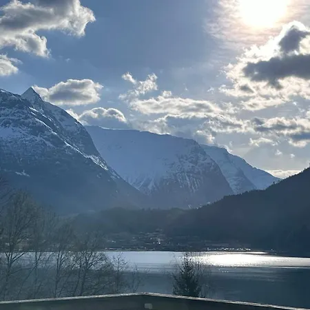 Solvik - Fjord View In Appartement *
